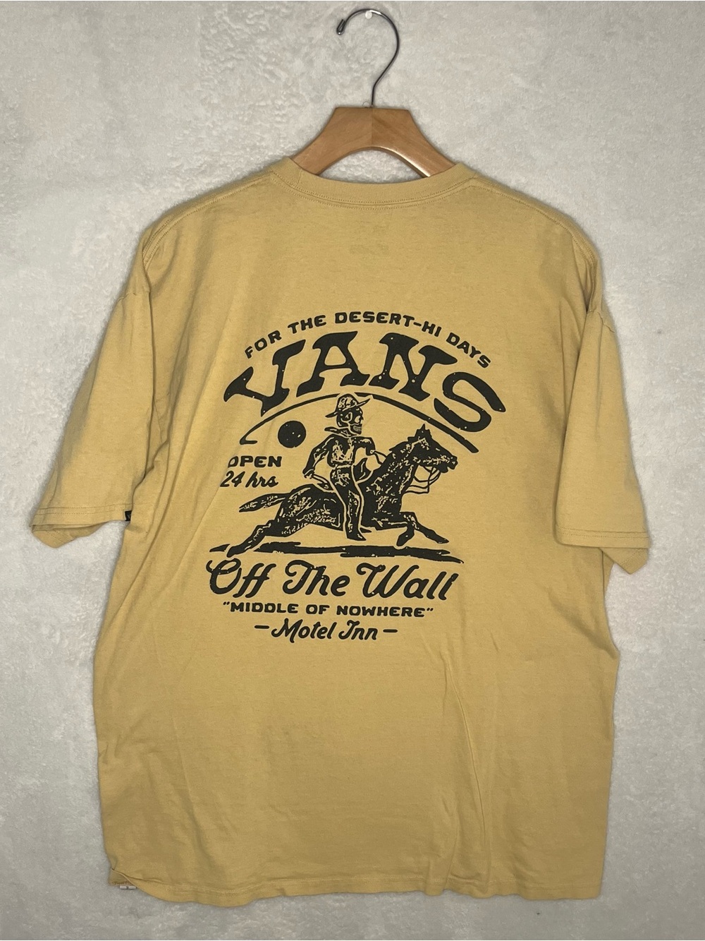 Vans Men's Size XL Mustard Yellow Chest Logo Short Sleeve Tee - Picture 3 of 3